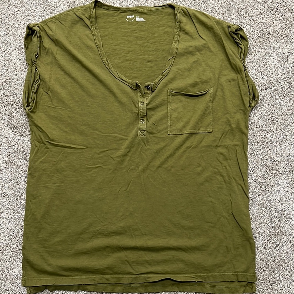 Aerie tee